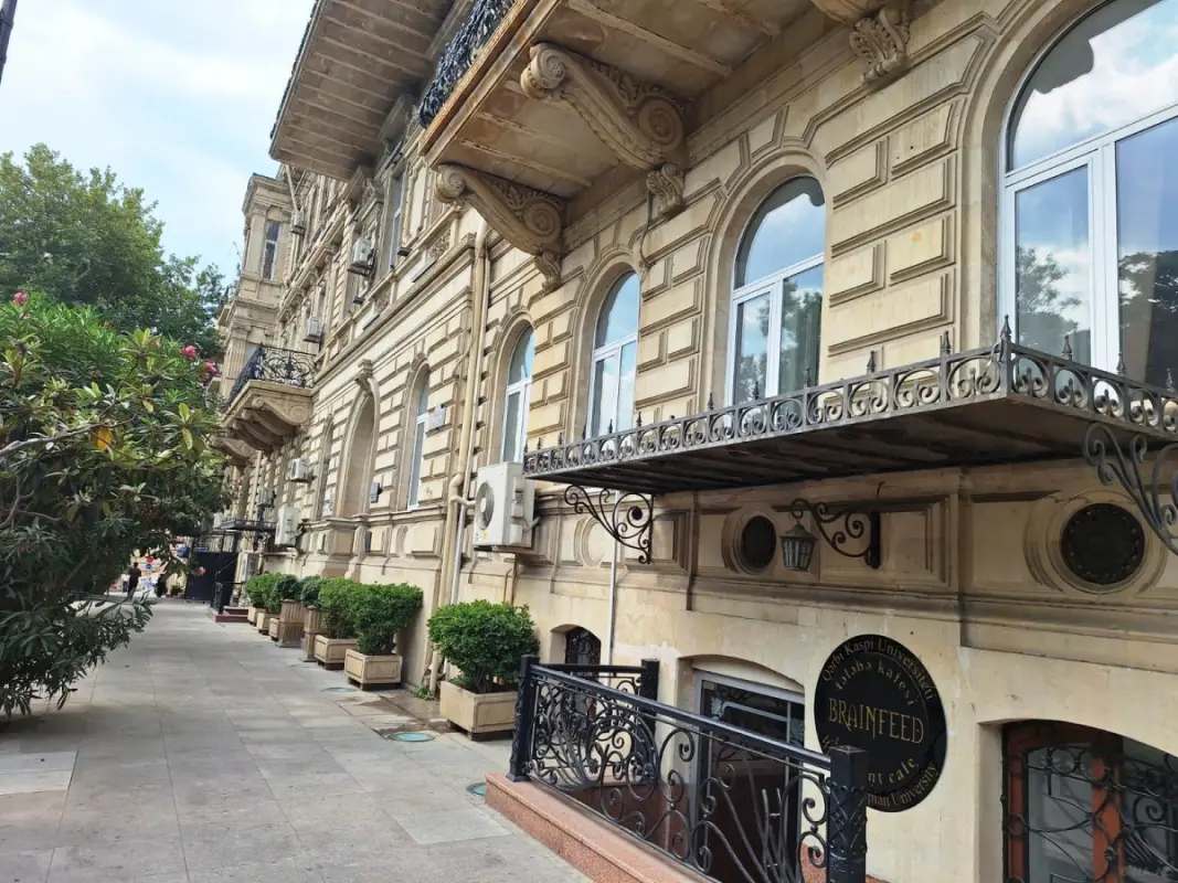 Satılır obyekt 58 m²