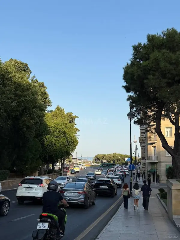 Kirayə verilir 4 otaqlı mənzil 120 m²
