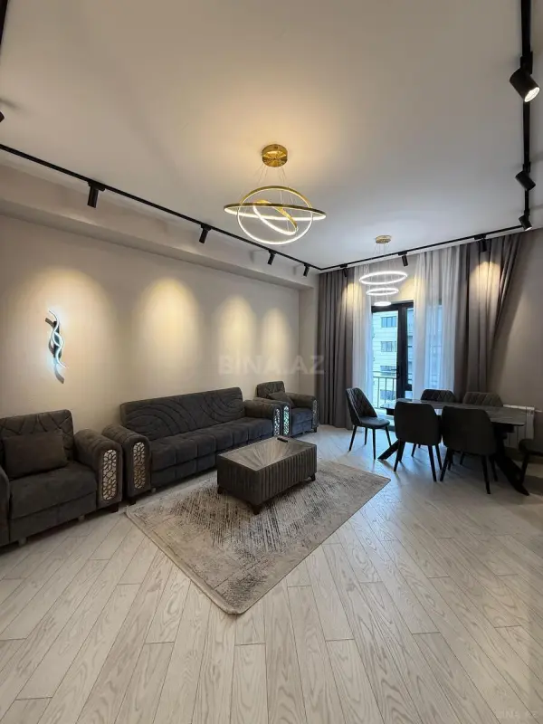 Kirayə verilir 2 otaqlı mənzil 95 m²