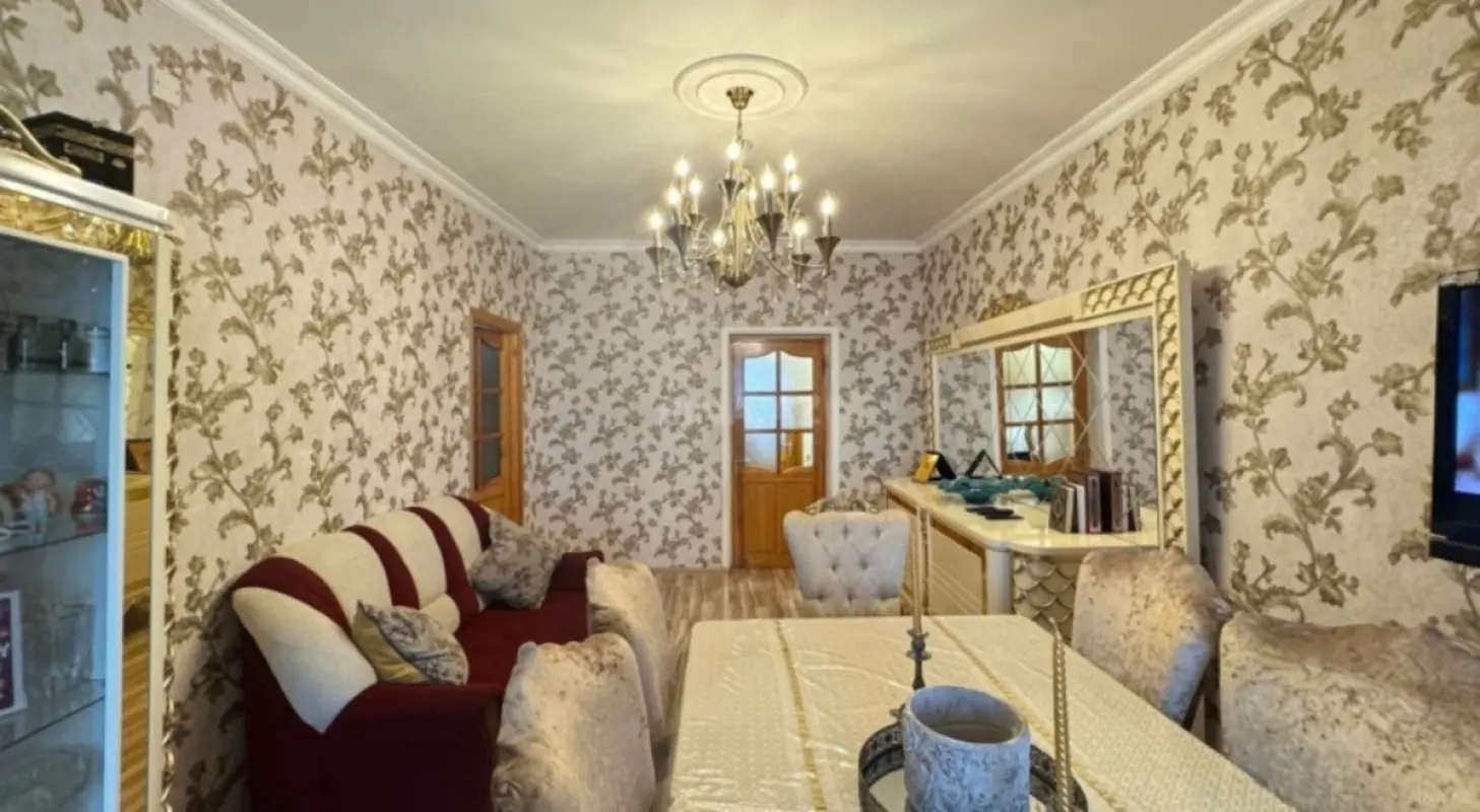 Satılır 4 otaqlı mənzil 90 m²