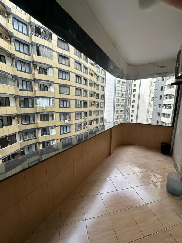 Satılır 11 otaqlı ofis 755 m²