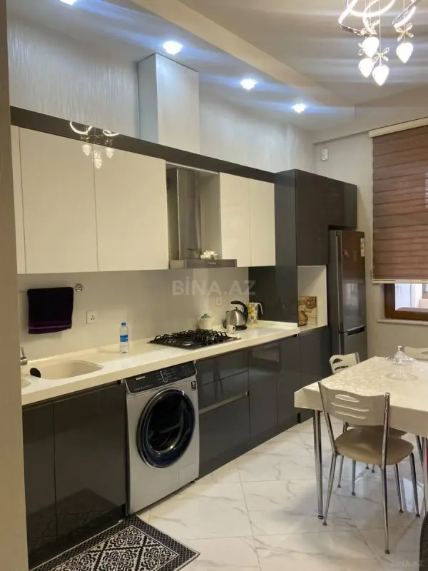 Kirayə verilir 2 otaqlı mənzil 80 m²