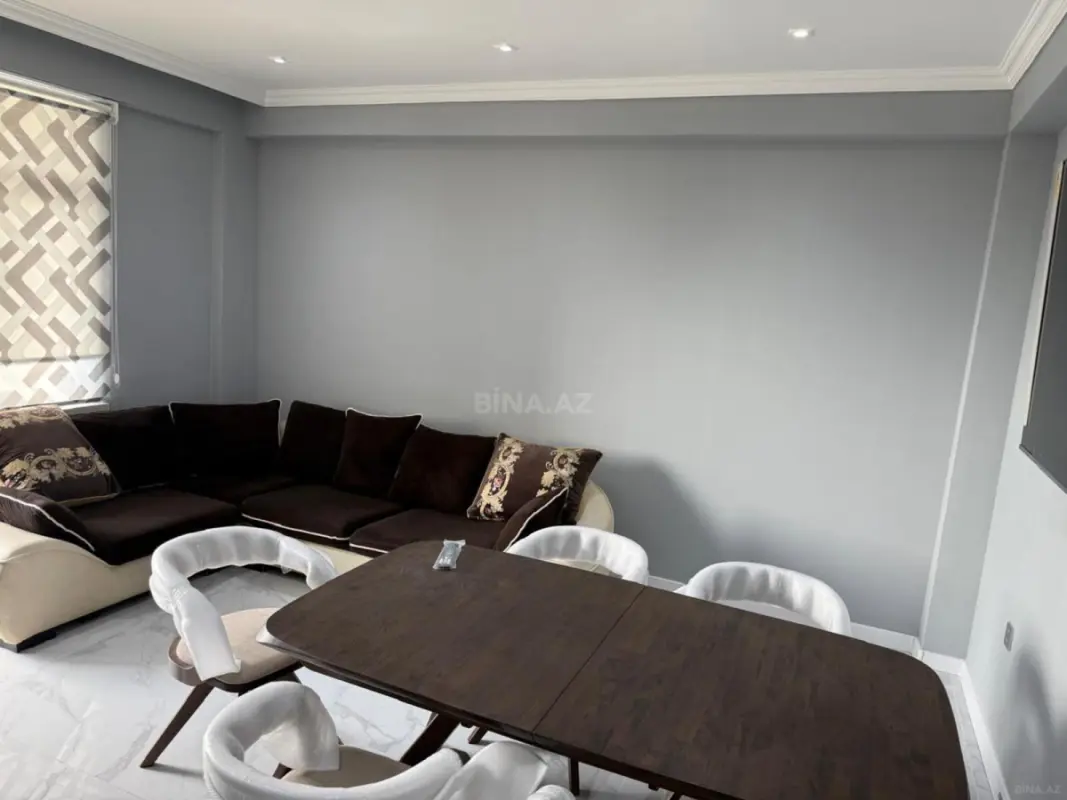Kirayə verilir 2 otaqlı mənzil 81 m²