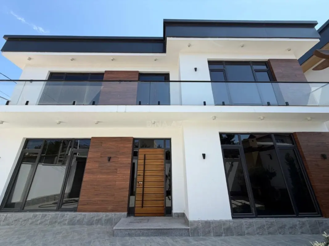 Satılır 5 otaqlı həyət evi 230 m²