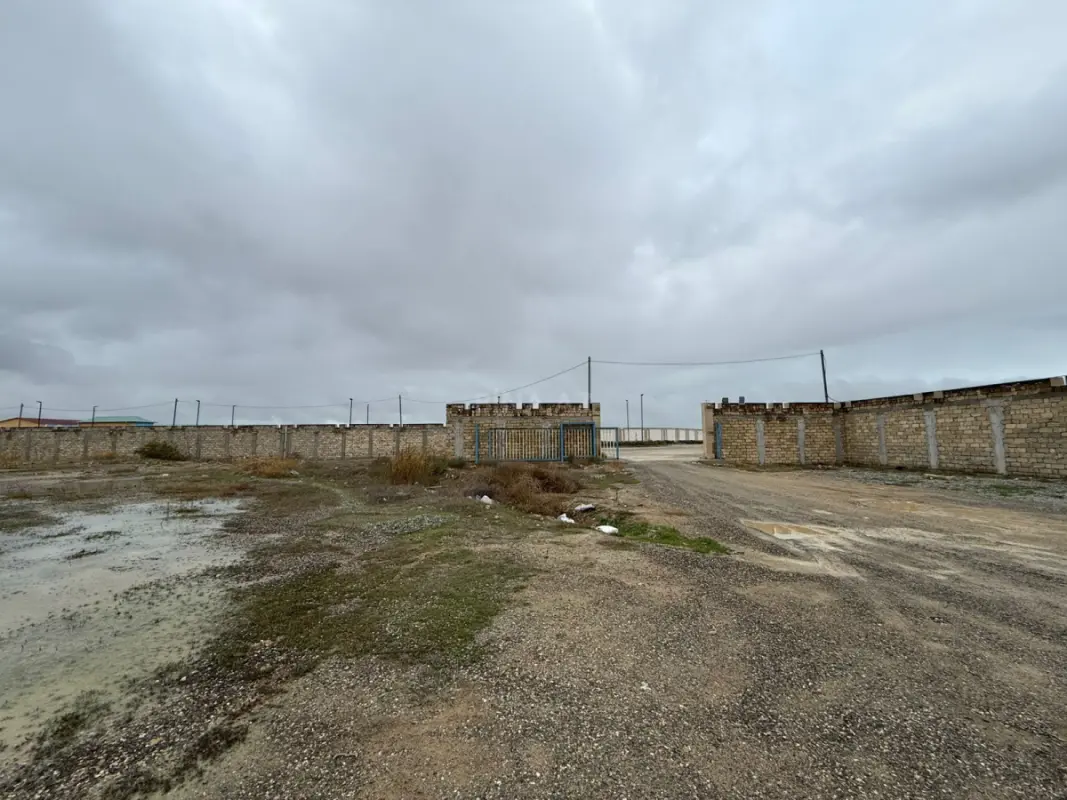 Satılır torpaq sahəsi 700 m²