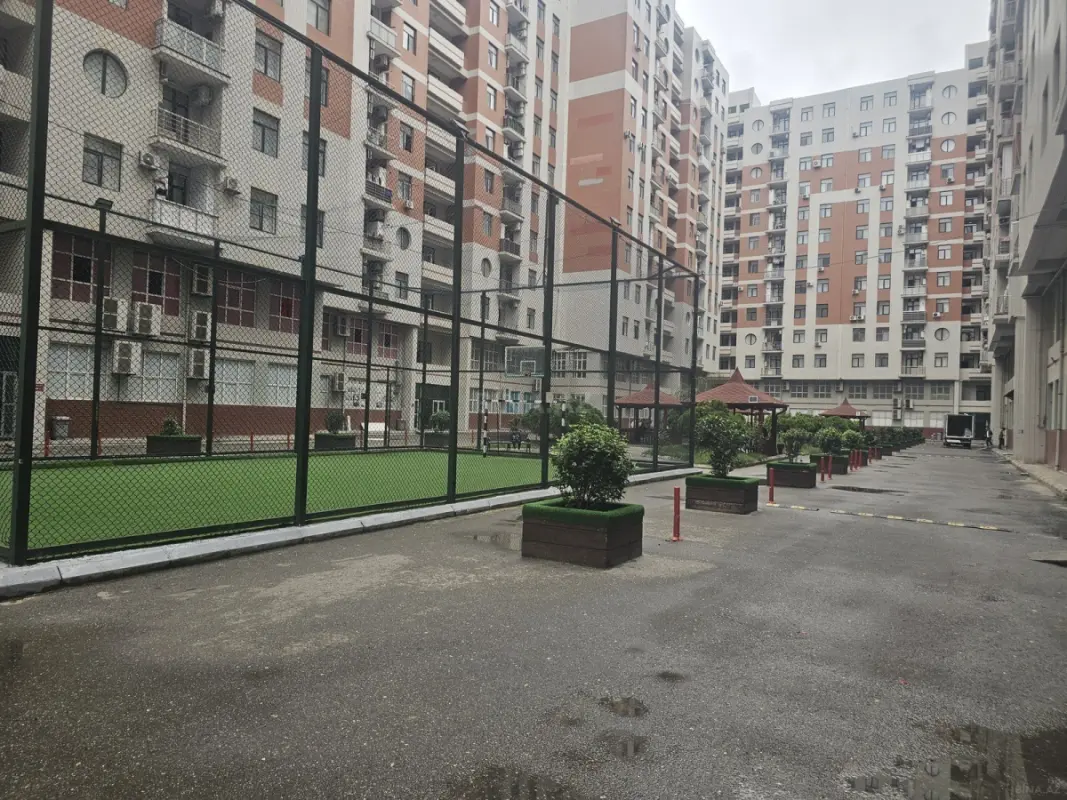 Kirayə verilir 3 otaqlı mənzil 130 m²