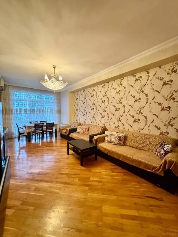 Satılır 3 otaqlı mənzil 125 m²