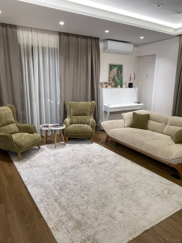 Satılır 3 otaqlı mənzil 127 m²