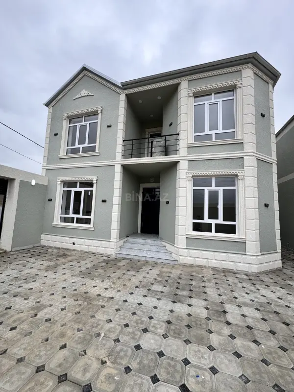 Satılır 6 otaqlı həyət evi 200 m²