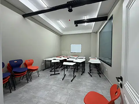 Kirayə verilir obyekt 550 m² — Bakı 550.00 m²
