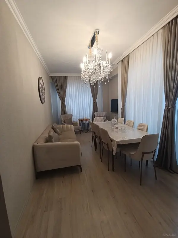 Satılır 3 otaqlı mənzil 105 m²