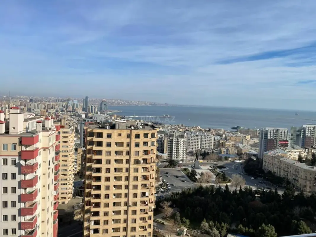 Kirayə verilir 4 otaqlı mənzil 190 m²