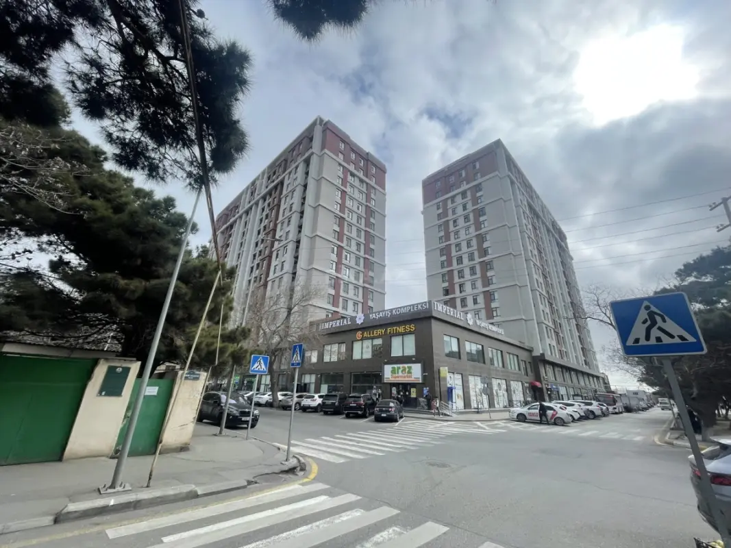 Kirayə verilir 2 otaqlı mənzil 90 m²