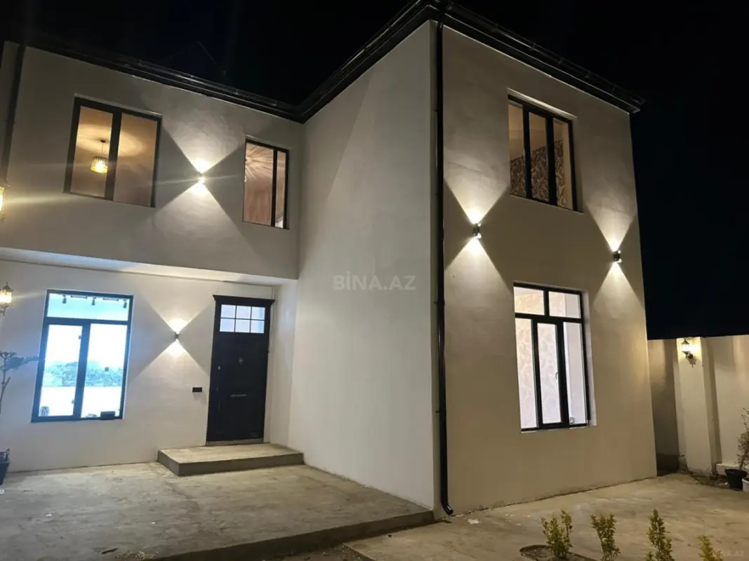 Satılır 4 otaqlı həyət evi 137 m²