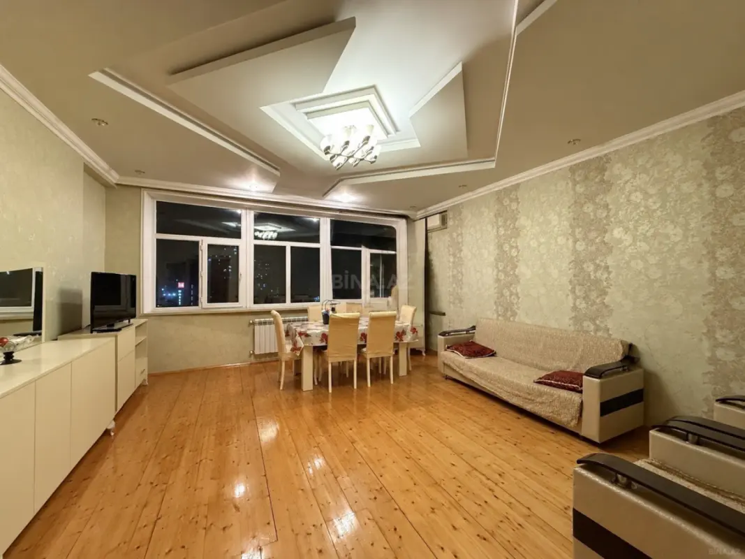 Satılır 2 otaqlı mənzil 95 m²
