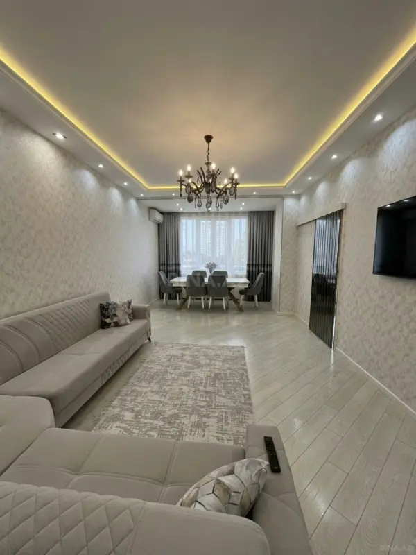 Satılır 3 otaqlı mənzil 105 m²