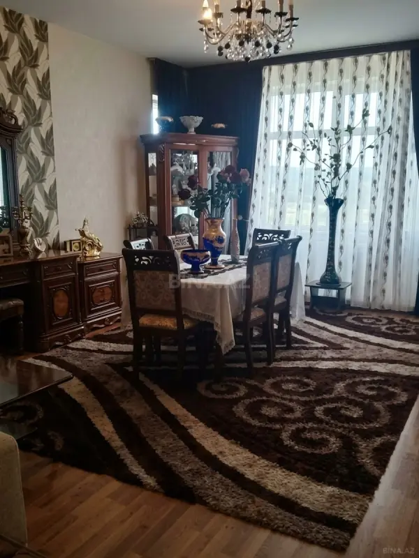 Kirayə verilir 3 otaqlı mənzil 125 m²