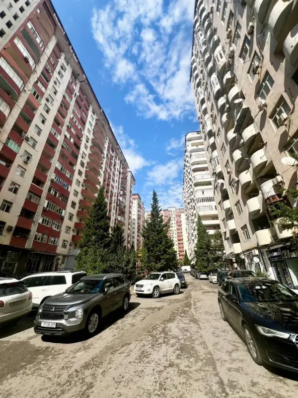 Satılır 2 otaqlı mənzil 80 m²