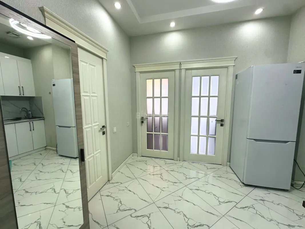 Kirayə verilir 2 otaqlı mənzil 68 m²
