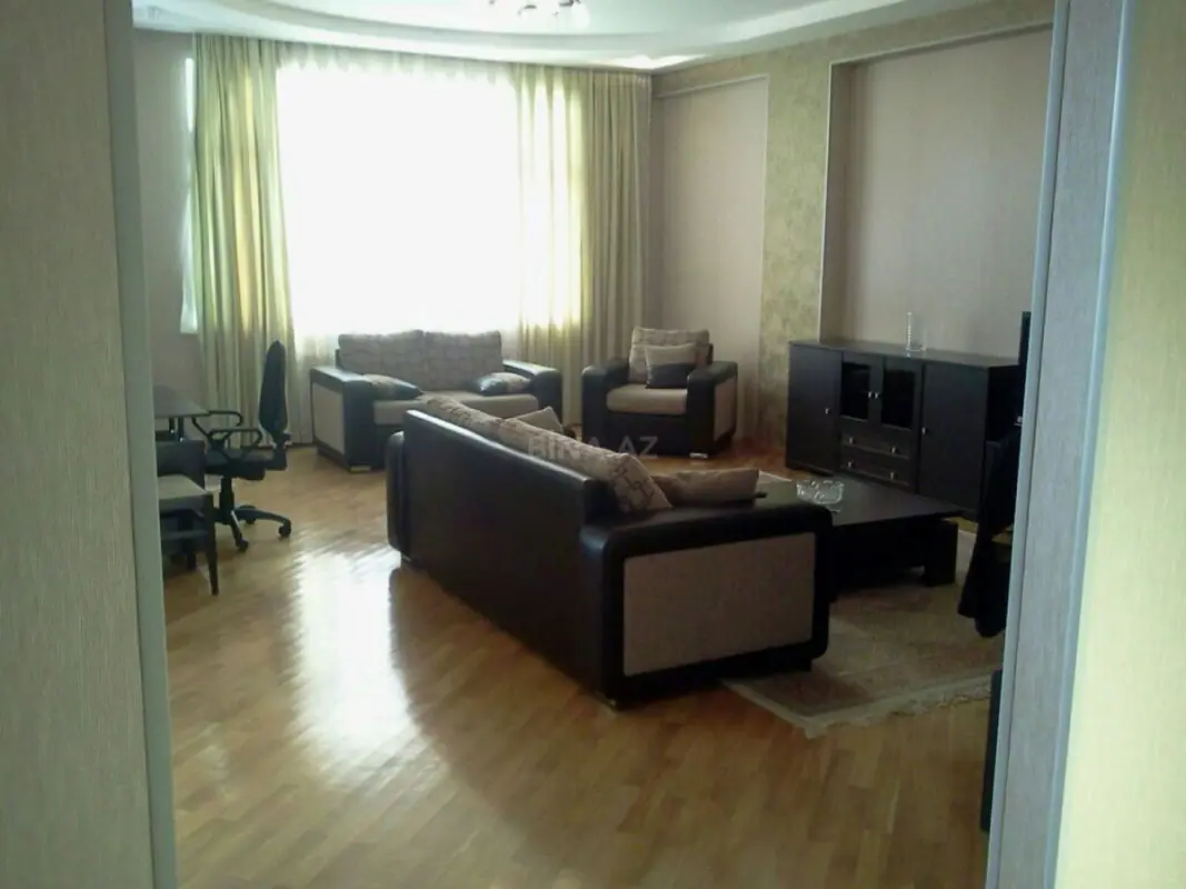 Kirayə verilir 3 otaqlı mənzil 135 m²