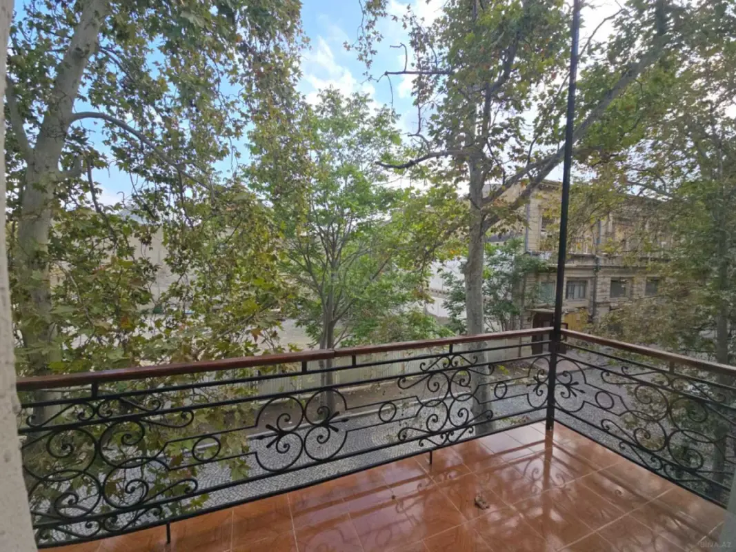 Satılır 3 otaqlı mənzil 110 m²