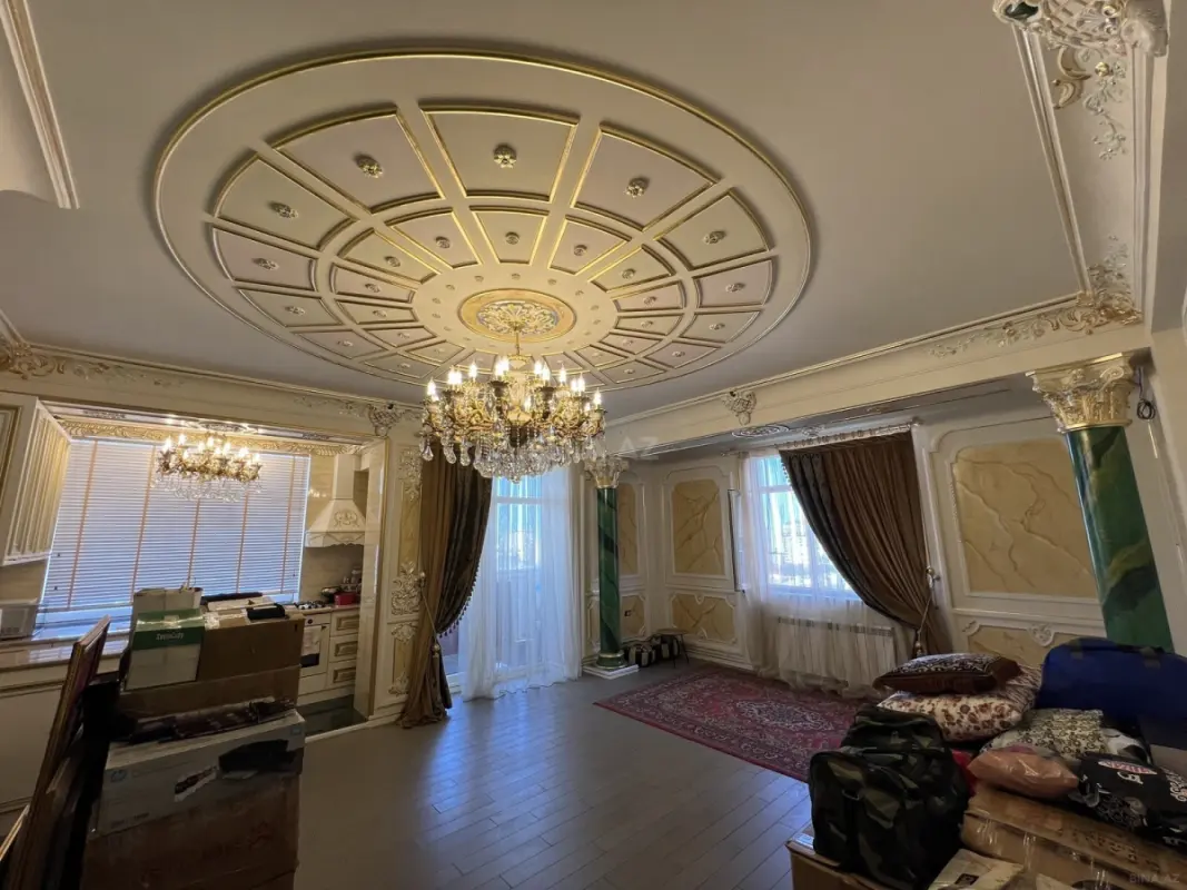 Satılır 4 otaqlı mənzil 125 m²