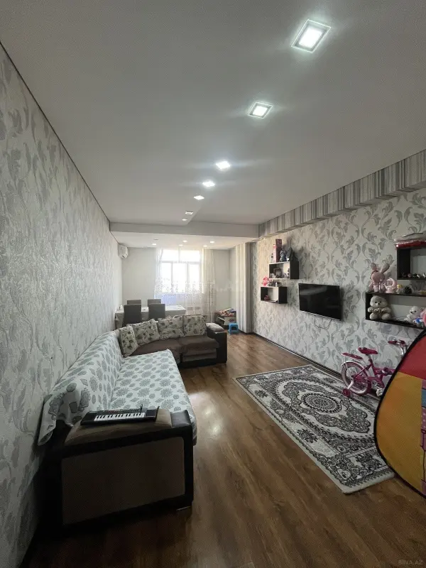 Kirayə verilir 3 otaqlı mənzil 94 m²