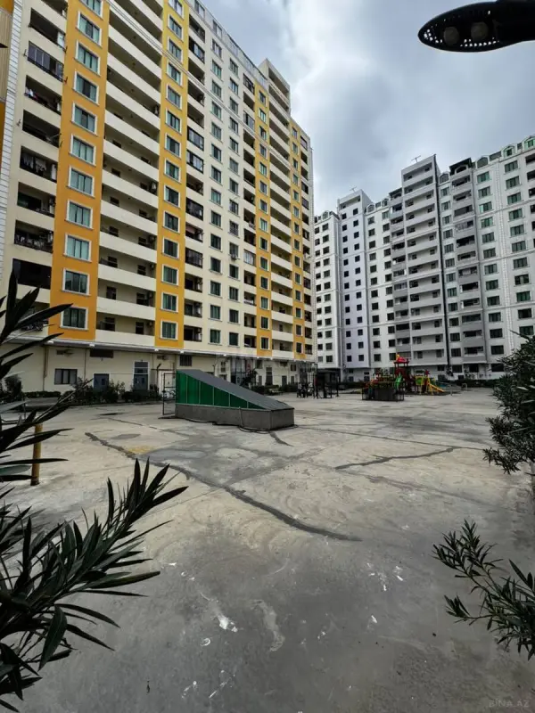 Satılır 3 otaqlı mənzil 127 m²