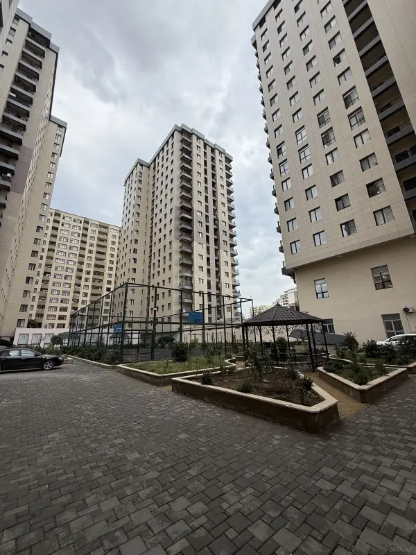 Satılır 3 otaqlı mənzil 158 m²