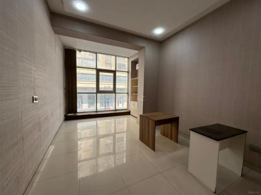 Kirayə verilir 8 otaqlı ofis 230 m²
