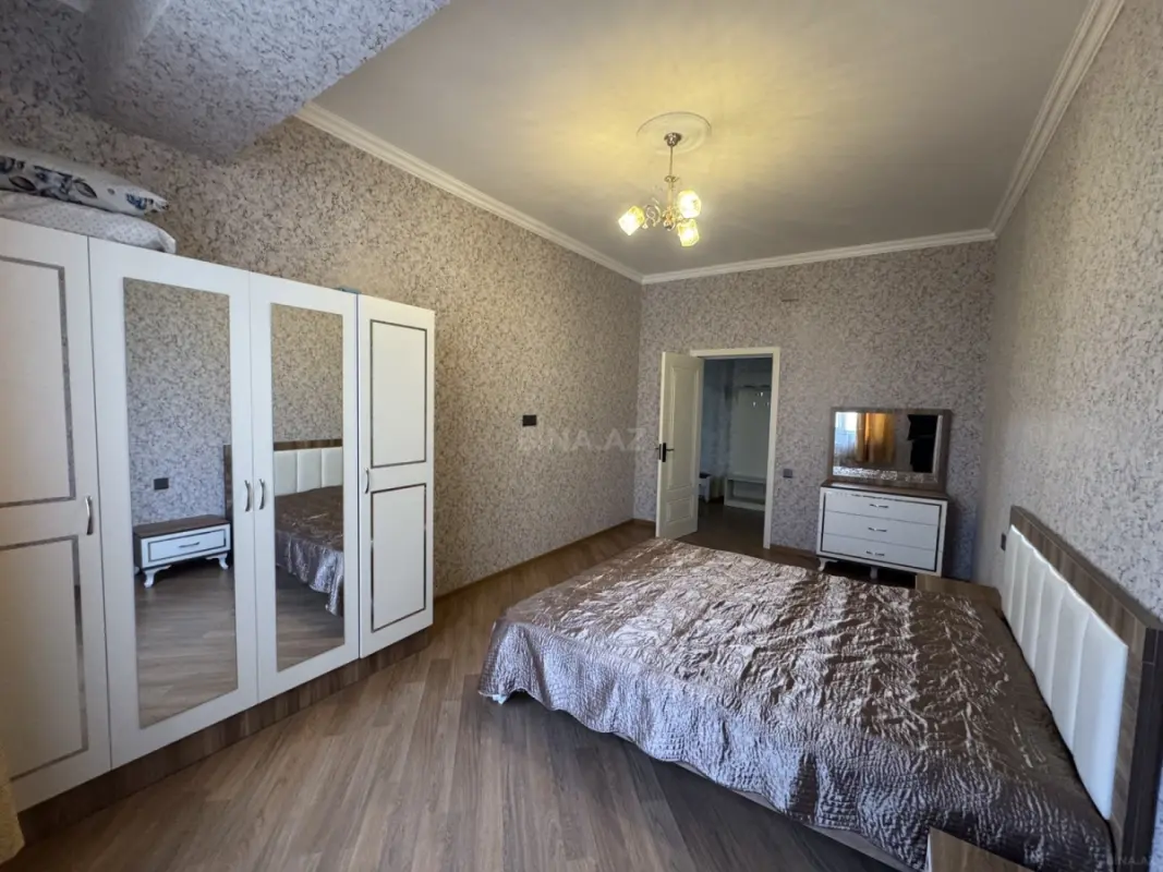 Kirayə verilir 2 otaqlı mənzil 85 m²
