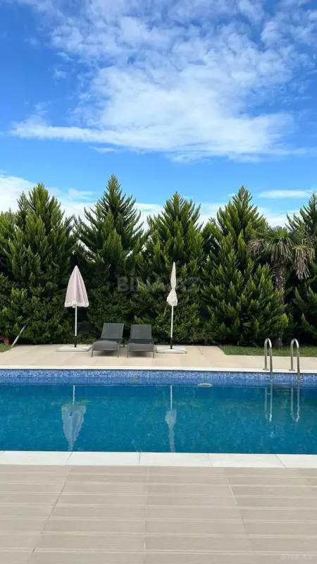 Satılır 5 otaqlı həyət evi 440 m²