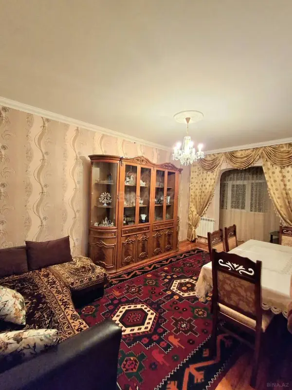 Satılır 5 otaqlı mənzil 130 m²