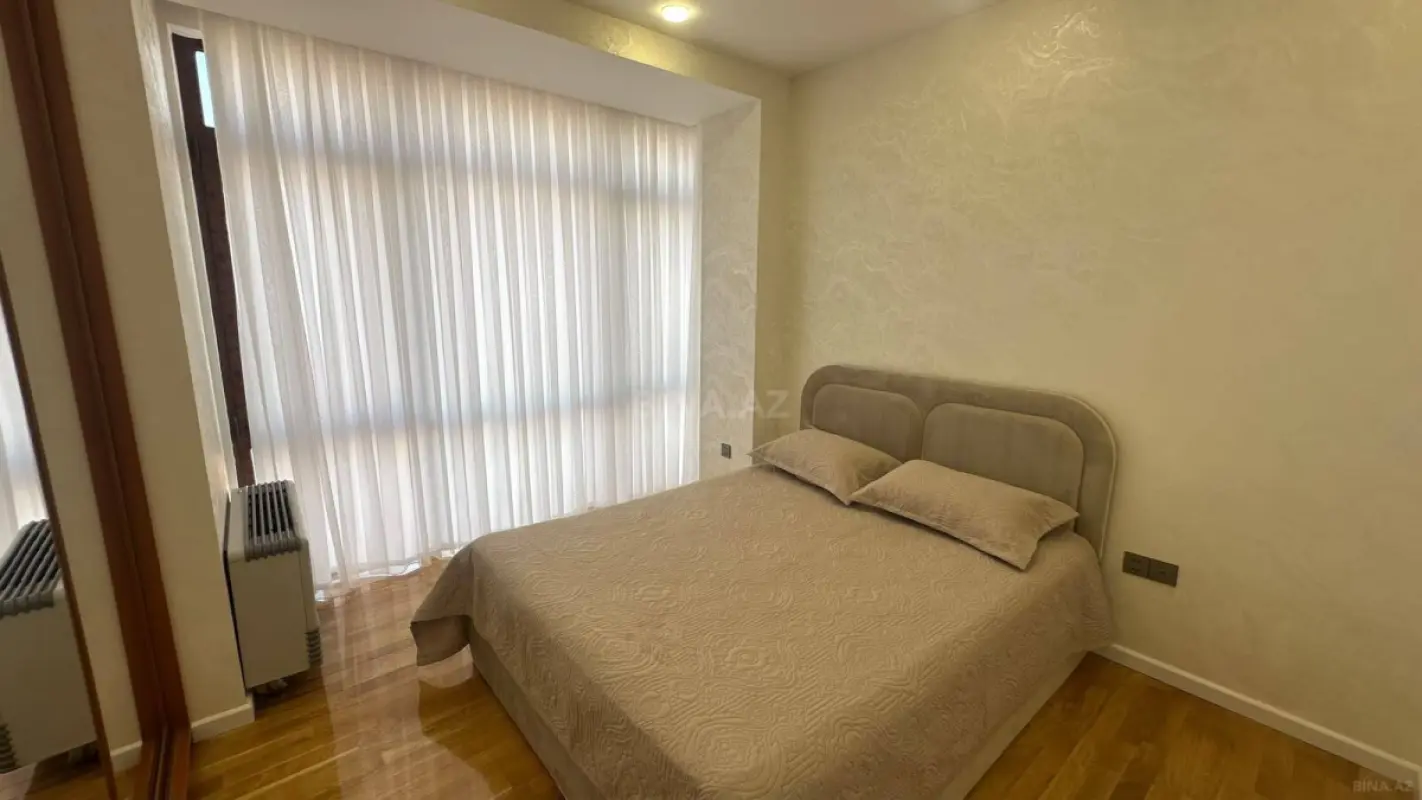 Kirayə verilir 4 otaqlı mənzil 170 m²