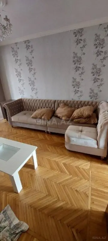 Kirayə verilir 2 otaqlı mənzil 55 m²
