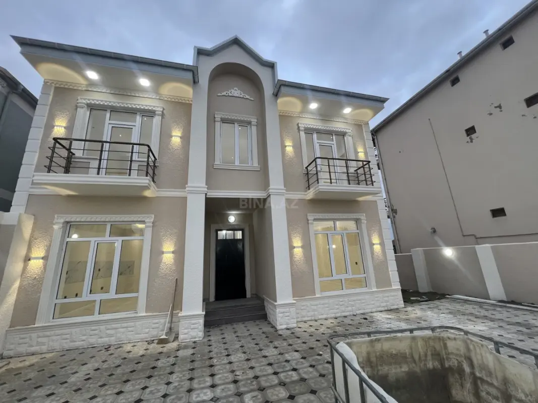 Satılır 5 otaqlı həyət evi 200 m²