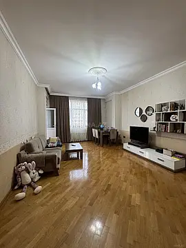 Satılır 4 otaqlı mənzil 160 m² — Bakı, İnşaatçılar 4 otaq 160.00 m²