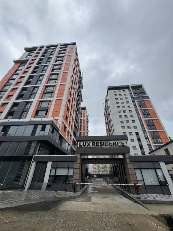 Satılır 2 otaqlı mənzil 71 m²