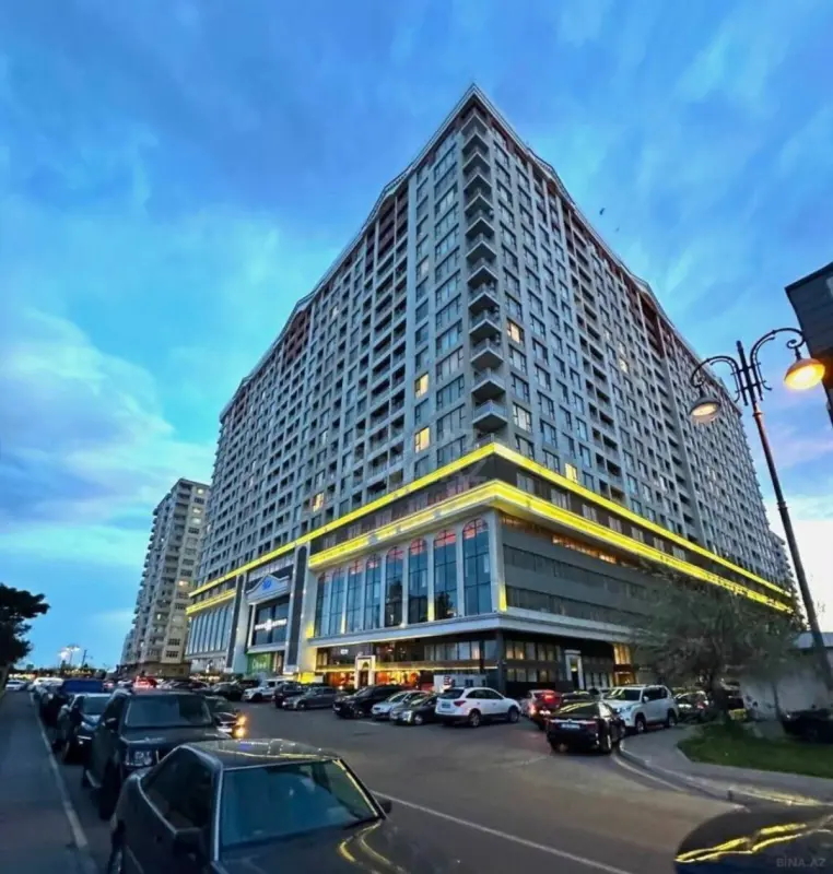 Satılır 3 otaqlı mənzil 141 m²