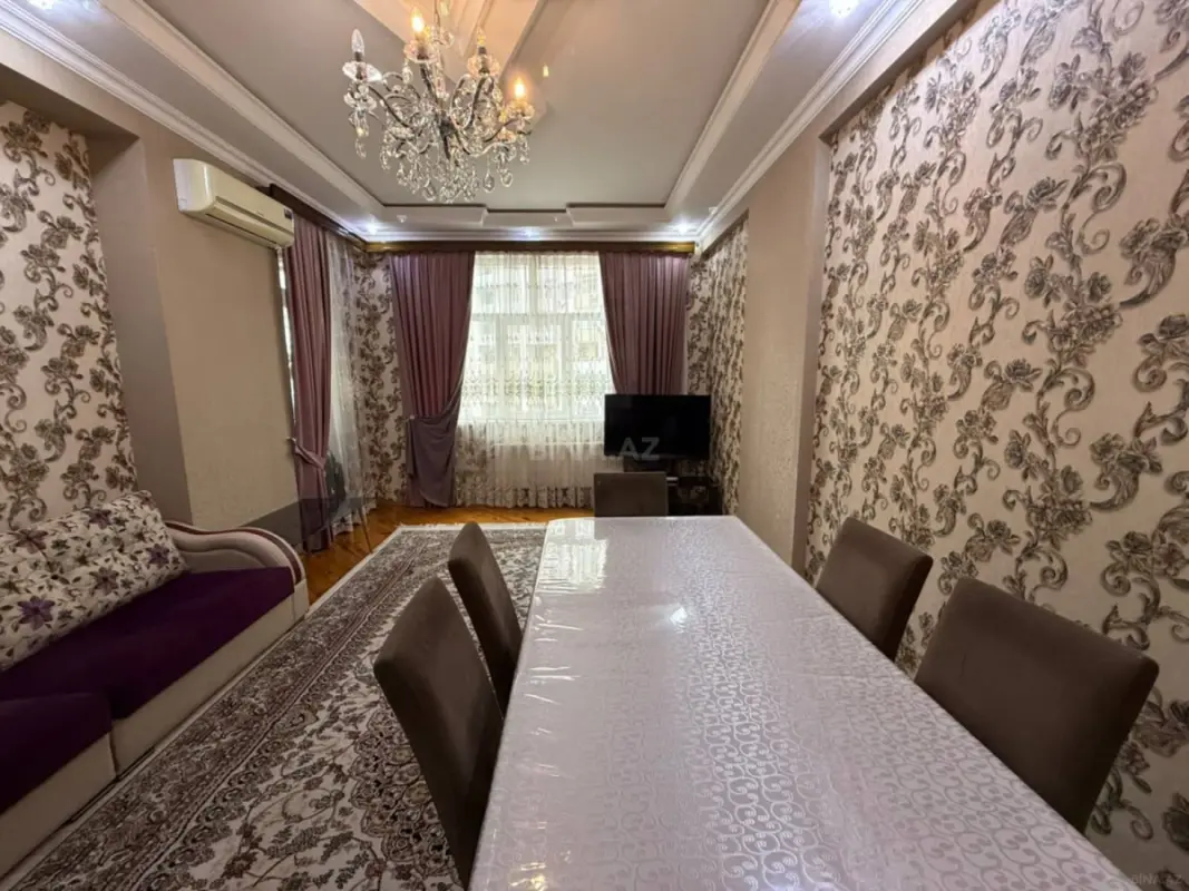 Satılır 3 otaqlı mənzil 135 m²