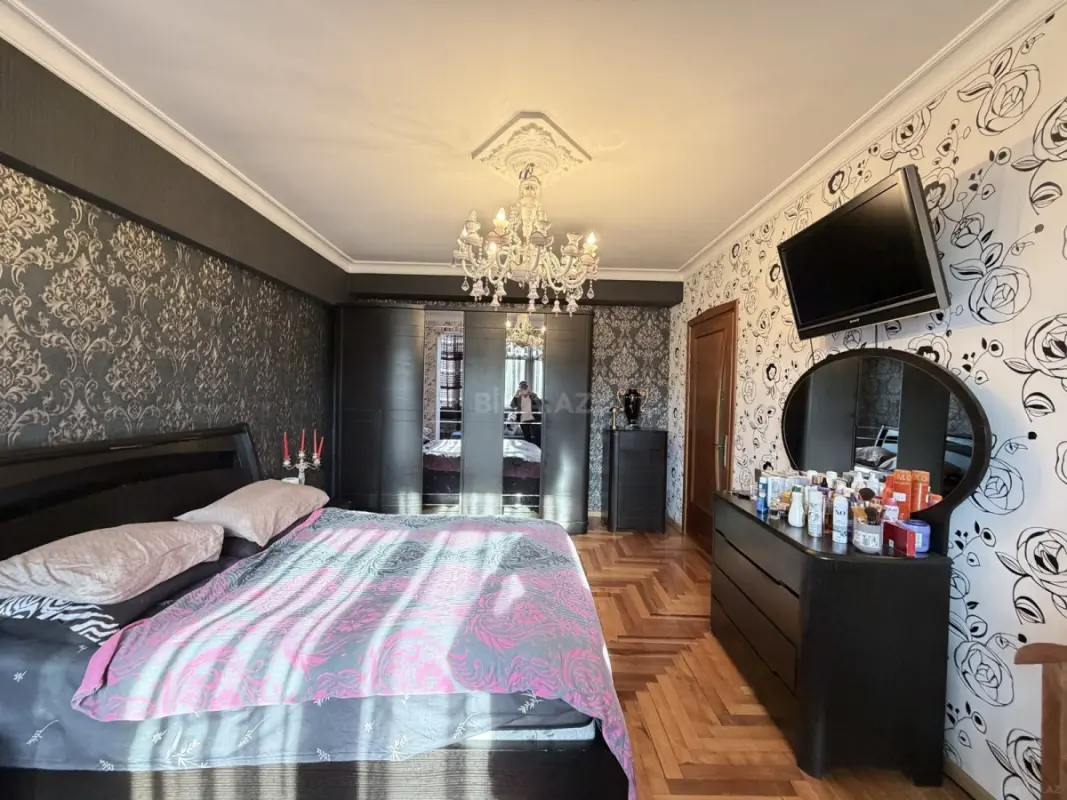Satılır 3 otaqlı mənzil 98 m²