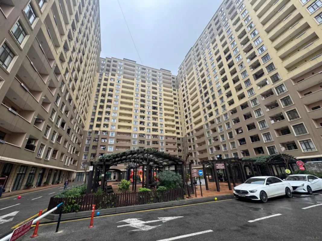 Satılır 2 otaqlı mənzil 95 m²