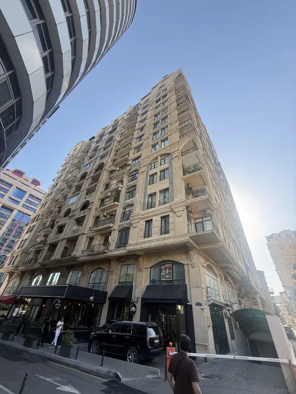 Satılır 3 otaqlı mənzil 164 m²