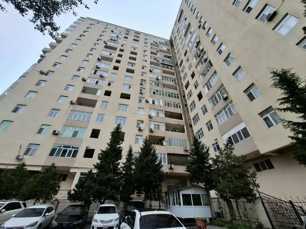 Satılır 3 otaqlı mənzil 128 m²