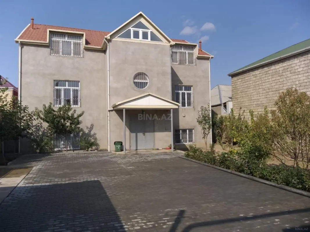 Satılır 5 otaqlı həyət evi 290 m²