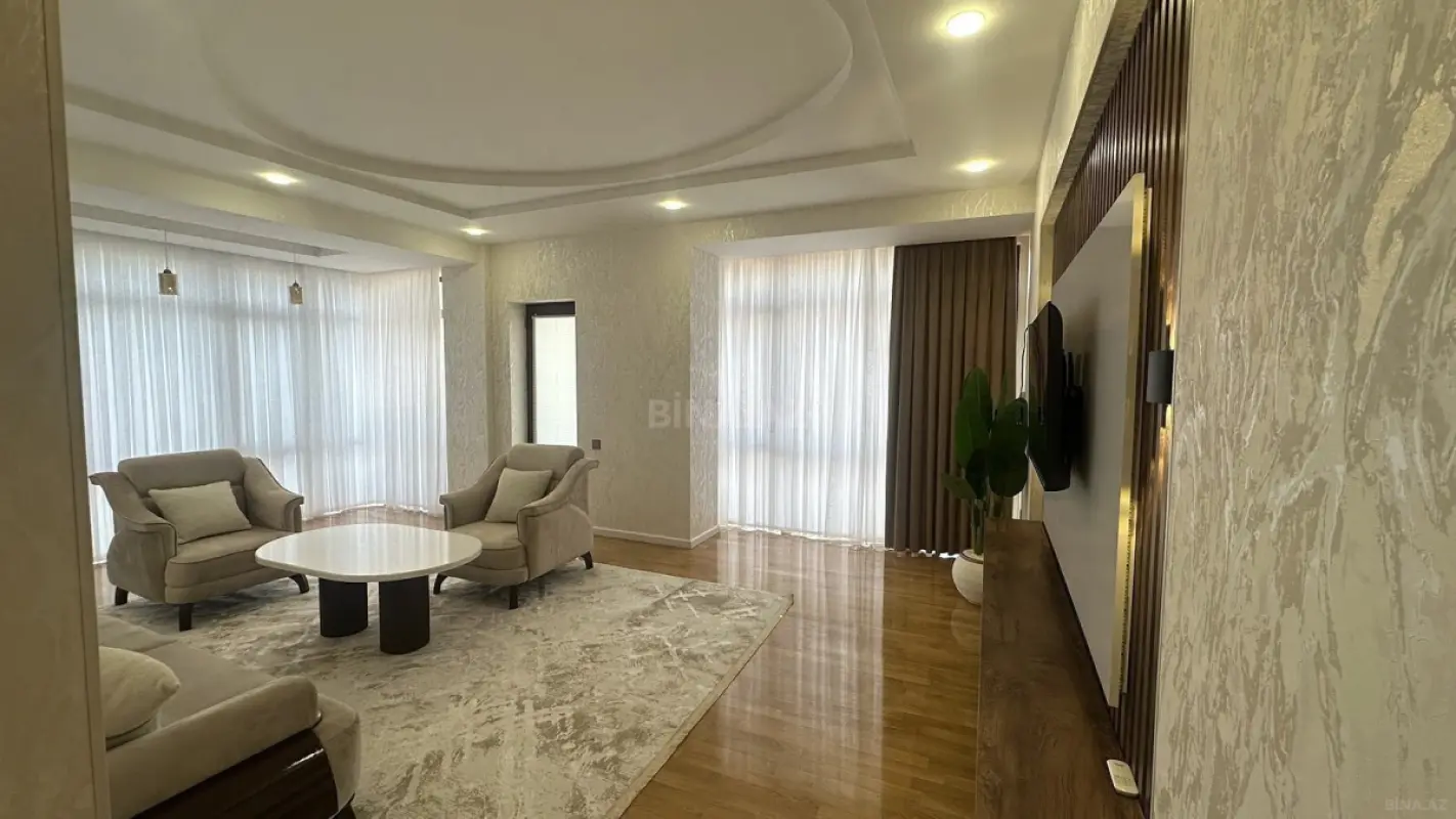 Kirayə verilir 4 otaqlı mənzil 170 m²