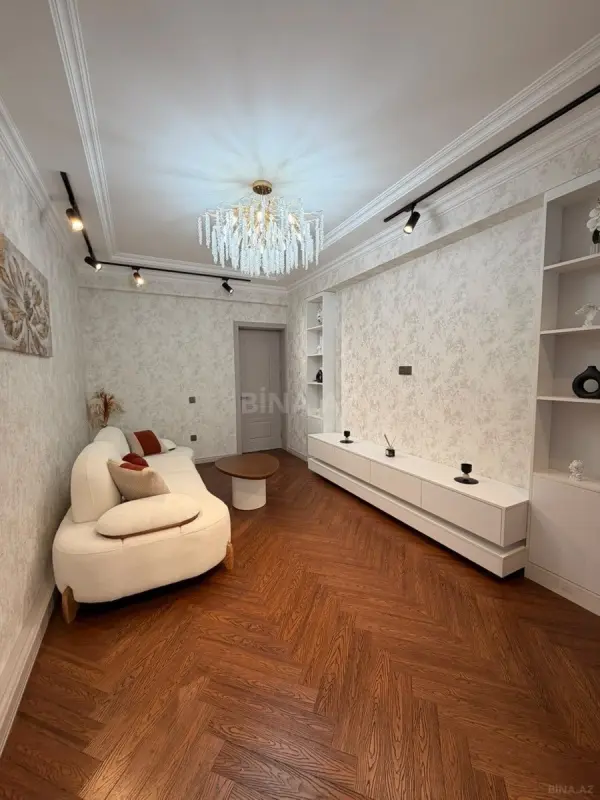 Satılır 2 otaqlı mənzil 67 m²