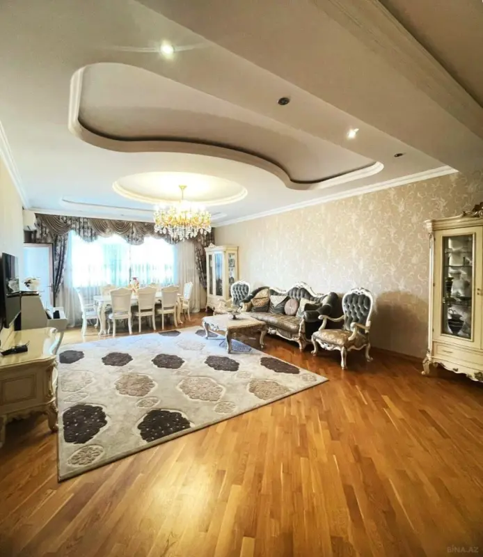 Satılır 4 otaqlı mənzil 173 m²