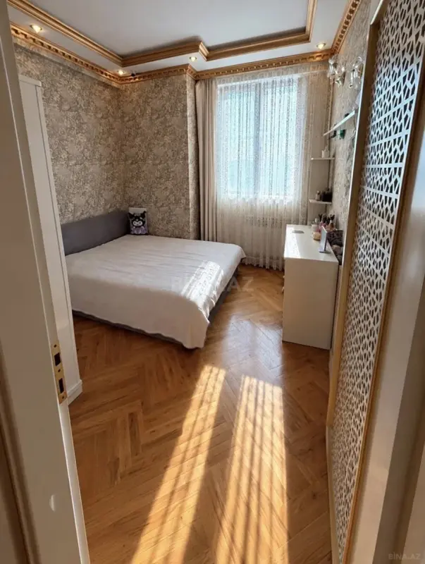 Satılır 3 otaqlı mənzil 117 m²
