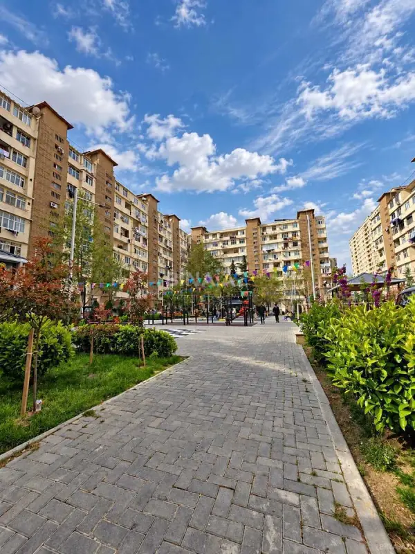Satılır 5 otaqlı mənzil 125 m²